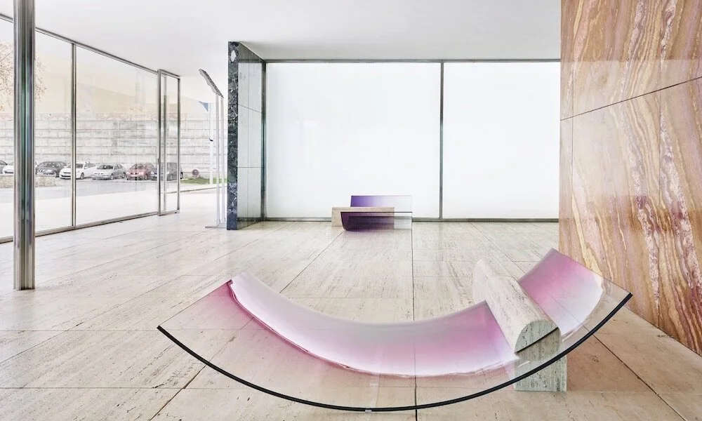 アート・デザイン・音楽 NO FEAR OF GLASS Sabine Marcelis Sabine Marcelis creates installation from Barcelona Pavilion
